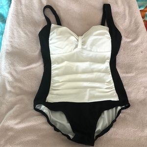 One piece swim suit